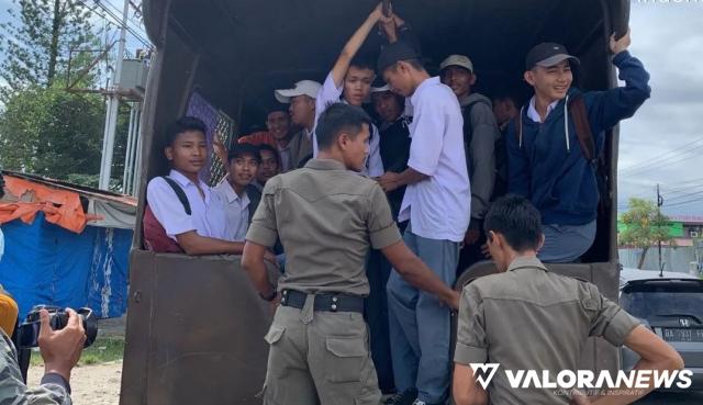 <p>Pelajar Bawa Gear Ditemukan di GOR Agus Salim, Kabur Saat Dibuntuti<p>