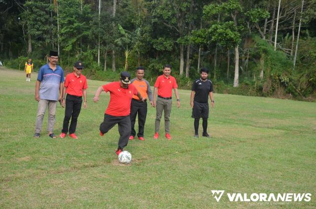 <p>Bupati Agam Buka Open Turnamen Sepakbola Remaja Simarasok, 8 Klub Siap Berlaga<p>