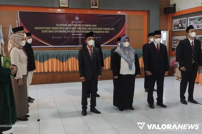 <p>7 Pejabat Administrasi di KPU se-Sumatera Barat Dilantik<p>