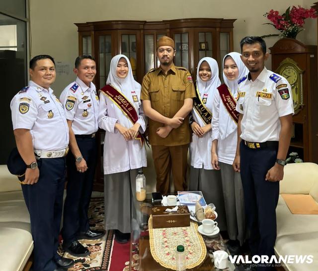 <p>Erman Safar Lepas Pelopor Keselamatan Lalu Lintas Bukittinggi menuju Nasional<p>