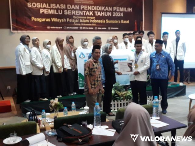<p>Kader PII Sumatera Barat Deklarasikan Diri jadi Duta Pemilu, Yanuk: Mari Kita Sukseskan Bersama<p>
