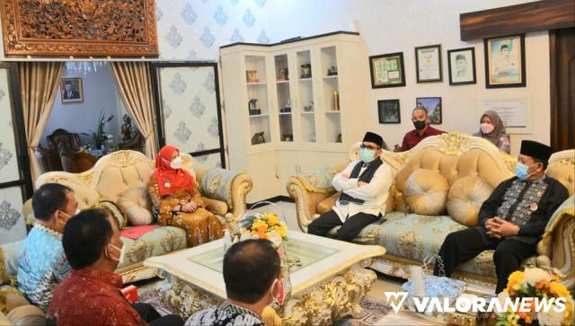 <p>Hendri Septa Dikunjungi Wali Kota Bandar Lampung, Bicarakan UMKM<p>