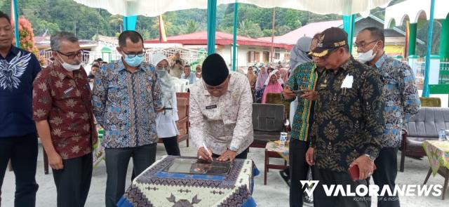 <p>Sekda Agam Resmikan Proyek Pamsimas III di Tanjung Barulak<p>