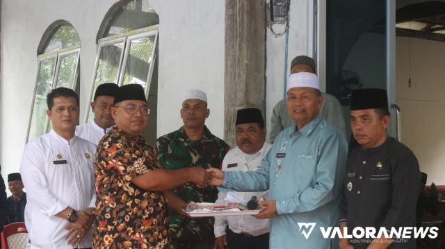 <p>Hamsuardi Pimpin Jumat Berkah di Masjid Nurul Iman Gunung Tuleh<p>