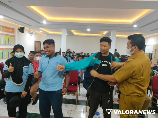 <p>Kontingen Porkot 2021 Padang Selatan Dilepas, Teddy: Target Juara Umum<p>