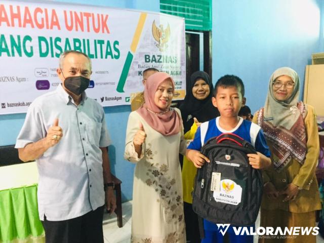 <p>20 Disabilitas Dibantu Paket Seragam Sekolah oleh Baznas Agam<p>