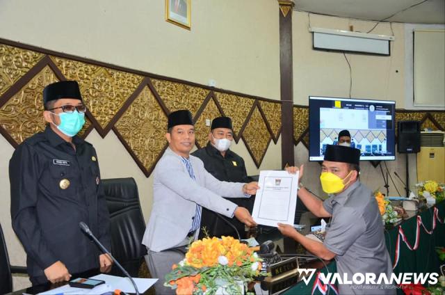 <p>Pansus LKPj Wali Kota Padang 2021 Tuntaskan Pembahasan<p>
