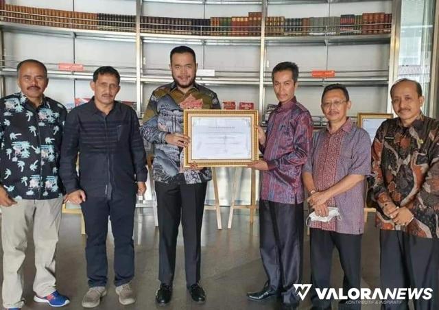 <p>Wako Padang Panjang Terima Penghargaan Nirwasita Tantra 2021<p>