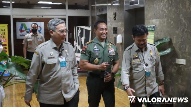 <p>Mentan SYL Bersama Wamen Harvick Terima Kunjungan Panglima TNI, Ini yang Dibicarakan<p>