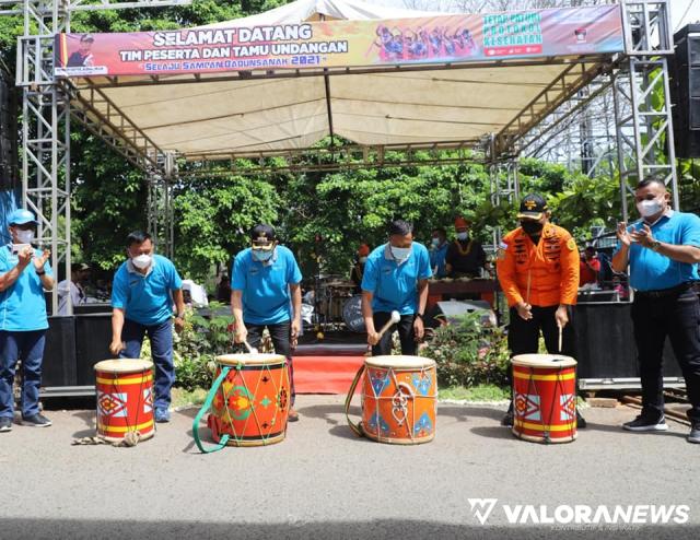 <p>Hendri Septa Buka Festival Selaju Sampan Tradisional Badunsanak<p>