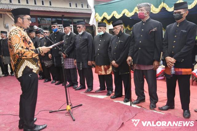 <p>Hendri Septa Kukuhkan FKKA9 Nagari Kota Padang, Dipimpin Syofyan Datuk Bijo<p>