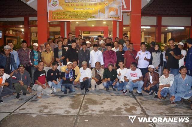 <p>Andri Warman Buka Bersama dengan Anggota Porbbi Agam di RM Simpang Raya<p>