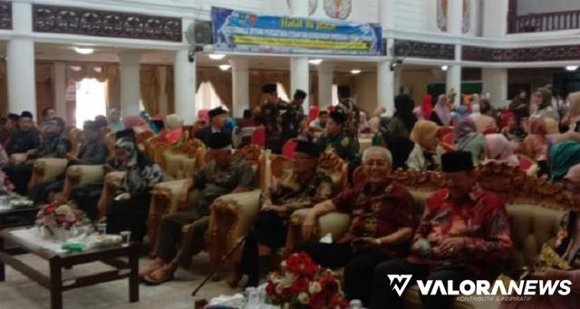 <p>Yus Dt Parpatiah Hadiri Halal Bihalal Perantau Maninjau Kota Padang<p>