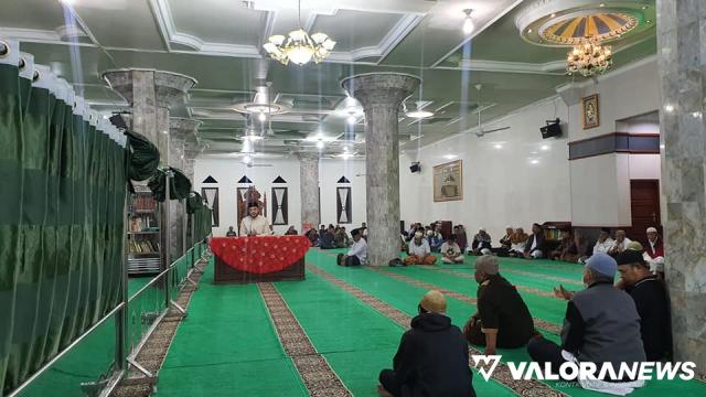 <p>Subuh Mubarakah di Masjid Raya Jihad, Fadly Amran Ceritakan Krisis Ekonomi dan KLA Nindya<p>