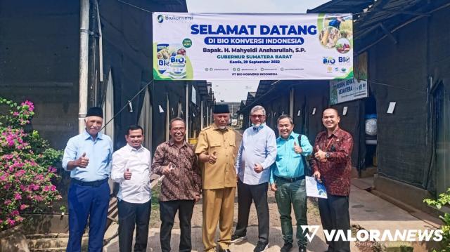<p>Tinjau Pabrik Pengolahan Limbah Sampah Organik di Bekasi, Ini Target Mahyeldi<p>