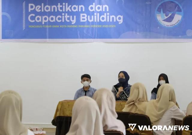 <p>Pengurus Forum Anak Padang Panjang Ikuti Capacity Building Usai Dilantik<p>