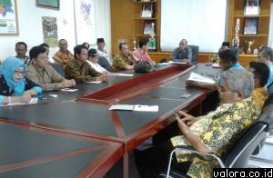 <p>Komisi IV DPRD Sumbar Desak Pemprov Bangun Jalan Alternatif Menuju Riau dari Nagari Galugur atau Tan<p>