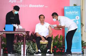 <p>Presiden Jokowi Suntik Vaksin Booster Kedua dari IndoVac, Telah Kantongi Label Halal MUI<p>